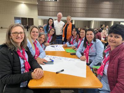 COPROSSEL -  Mulher, ForÃ§a e Leveza foi o tema da EdiÃ§Ã£o 2022 do Encontro de LideranÃ§as Femininas, o CooperlÃ­der Feminino